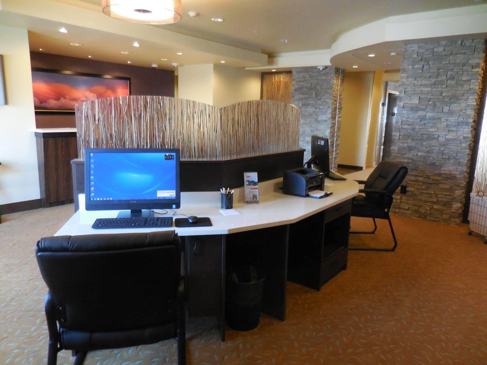 Ledgestone Hotel เวอร์นอล ภายนอก รูปภาพ